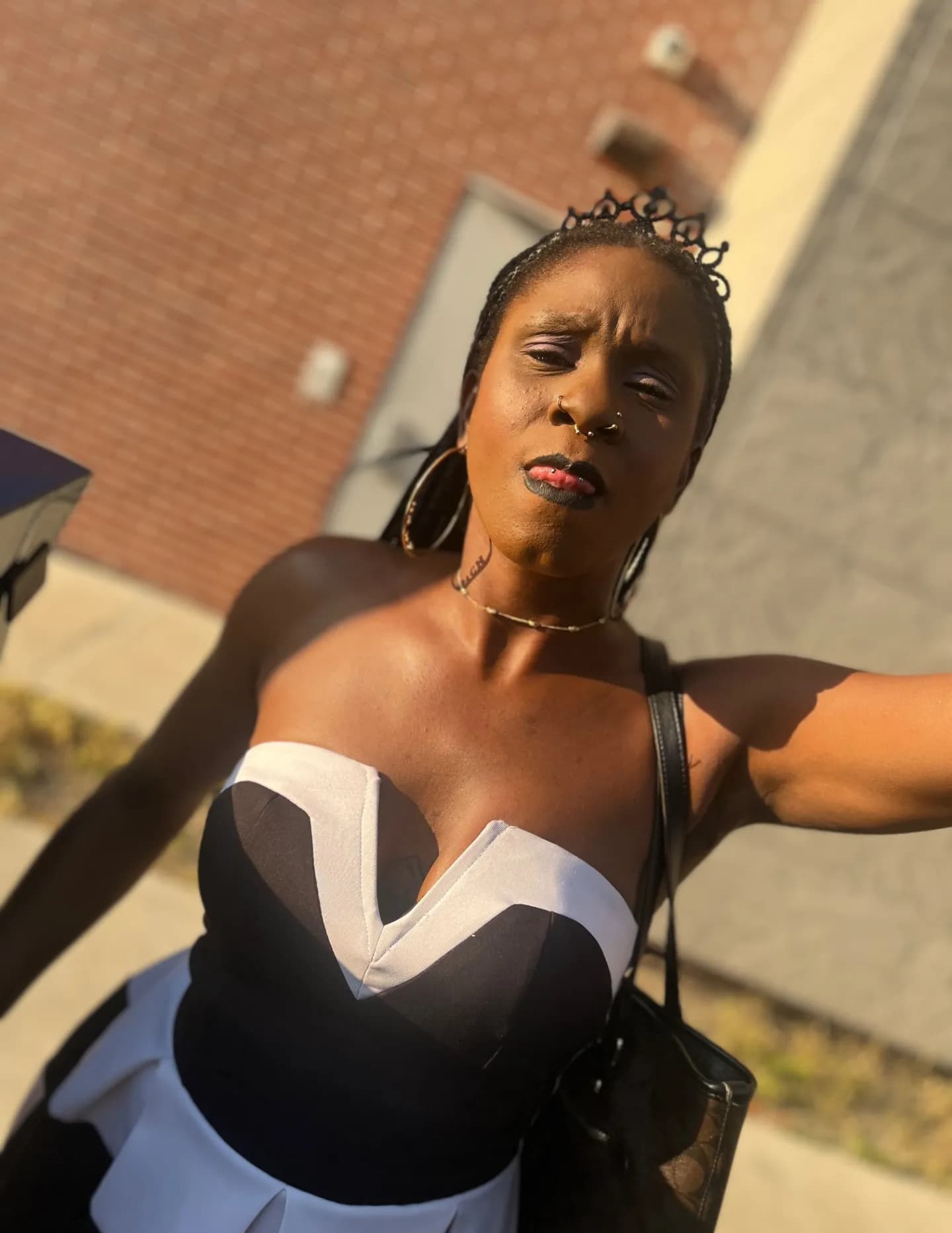 Lola Bunnie image