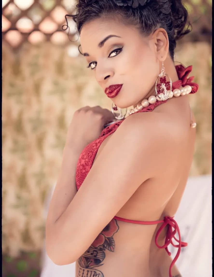 Emerald Khan image