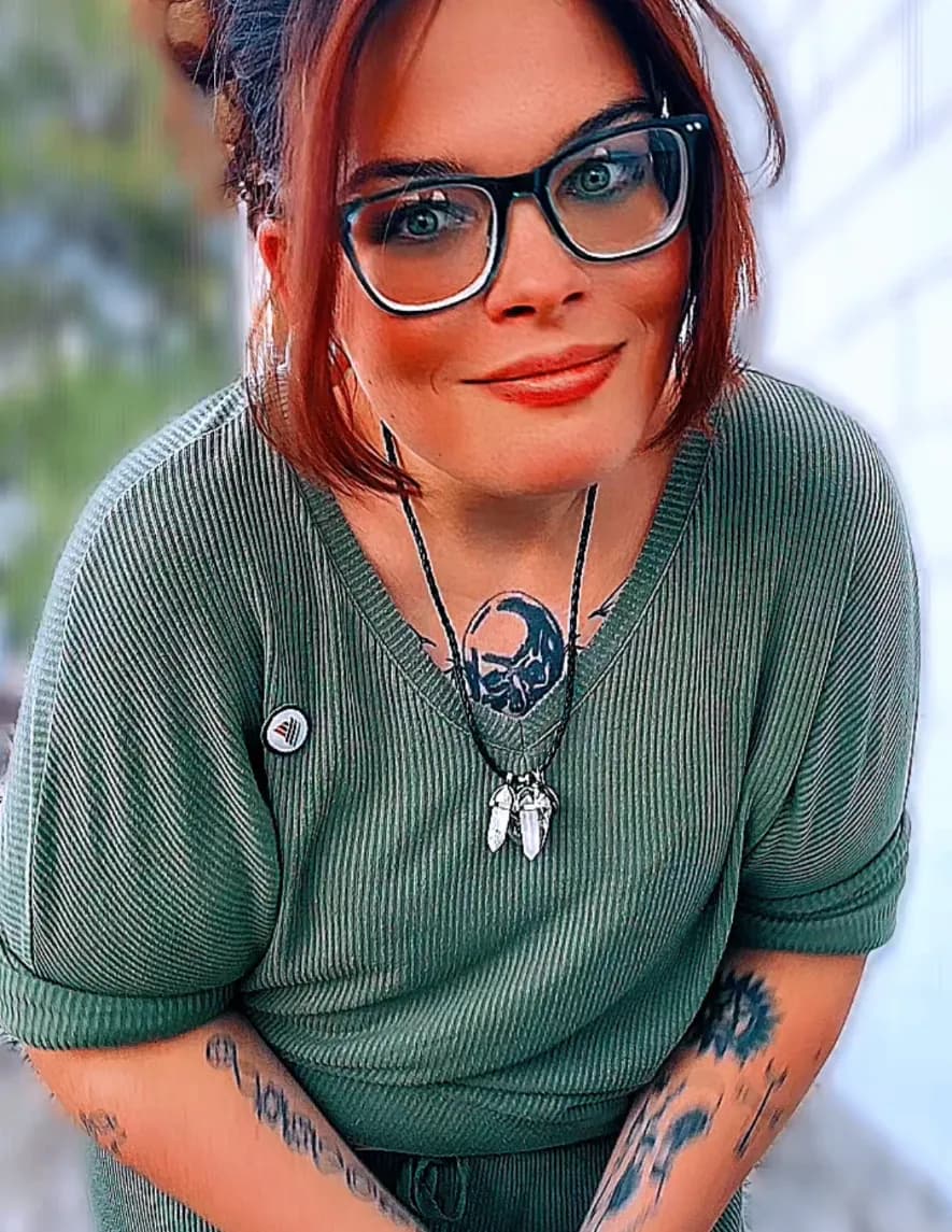 Nikki Shania Shelton image