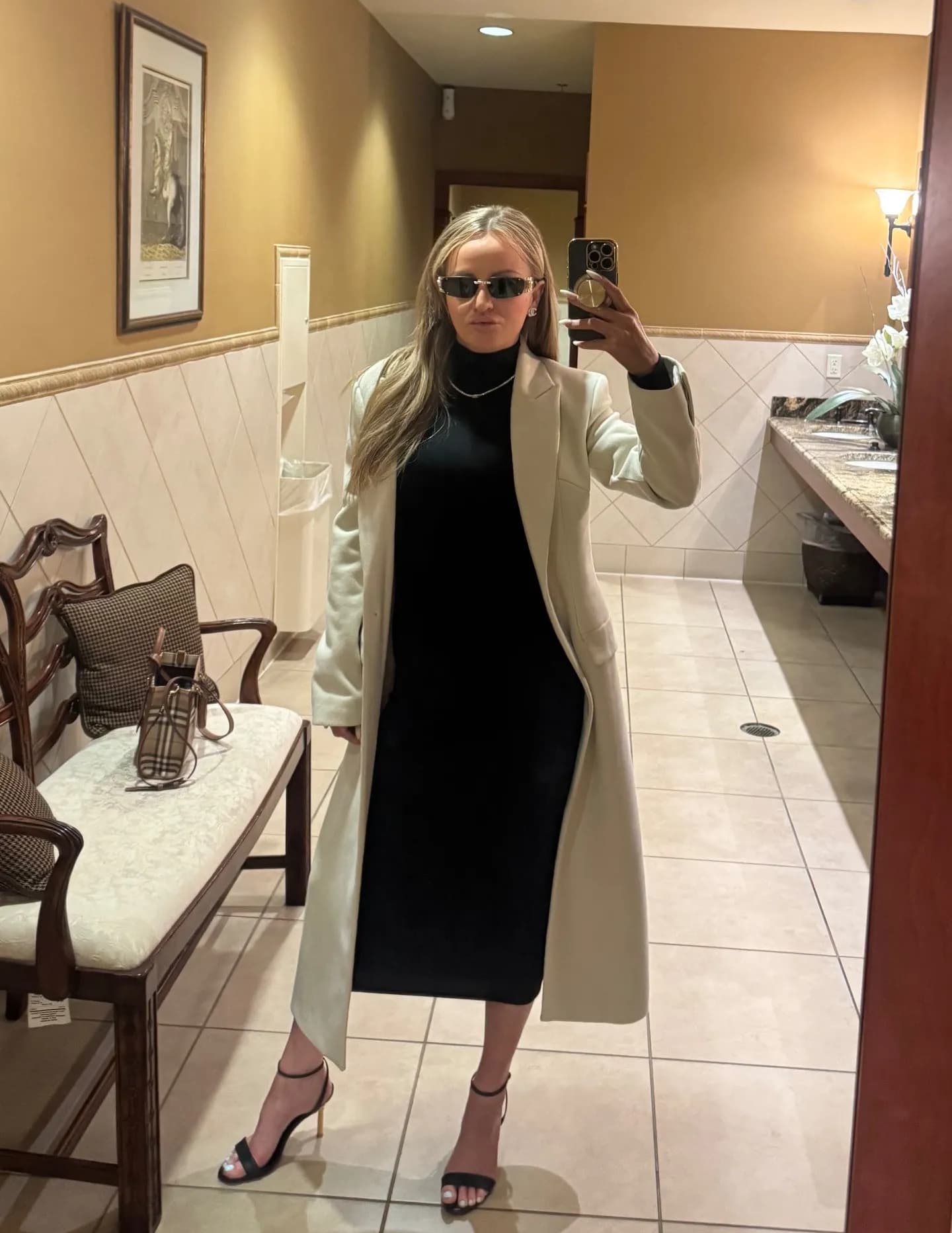 Valerieannanderson image