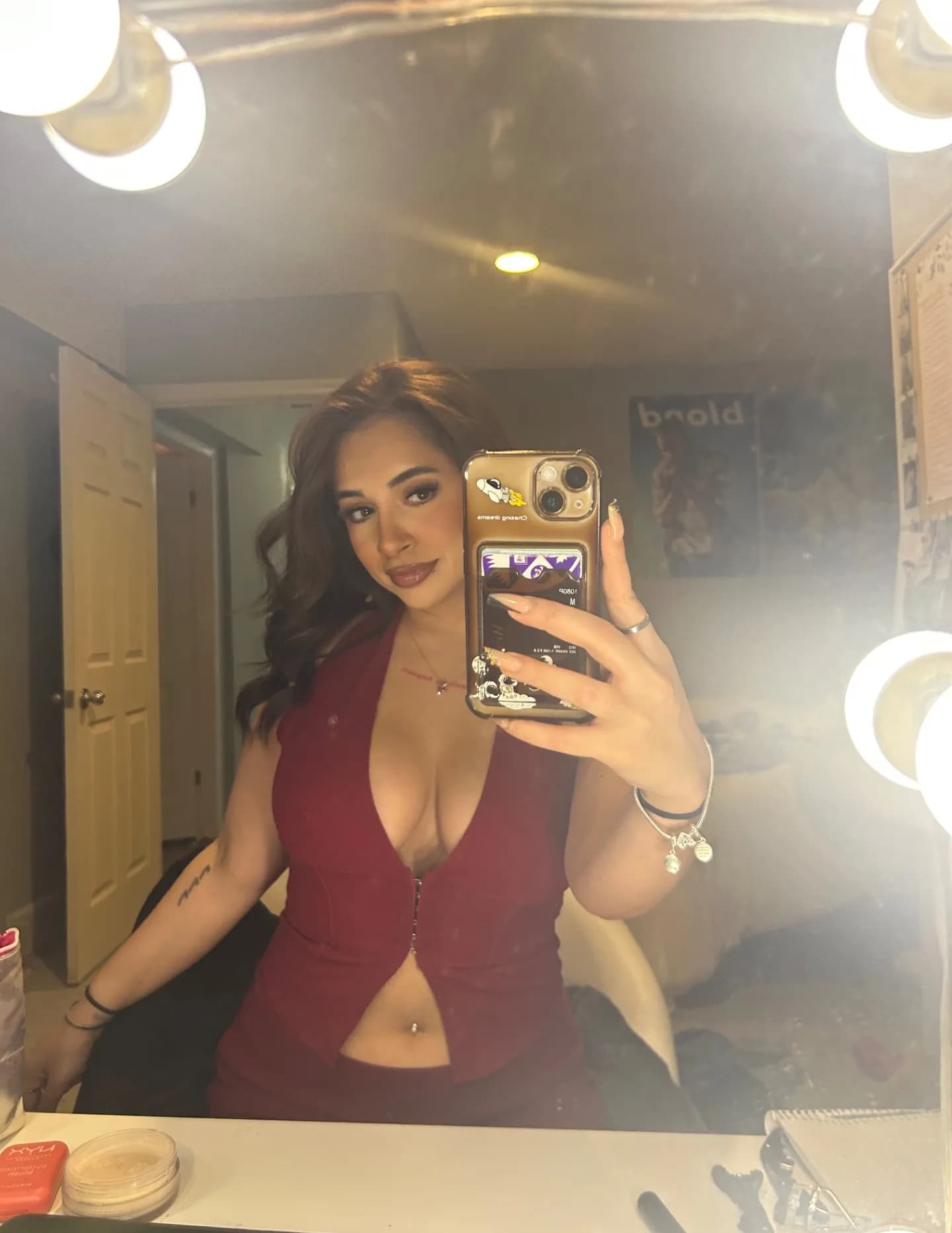 Lana alian image