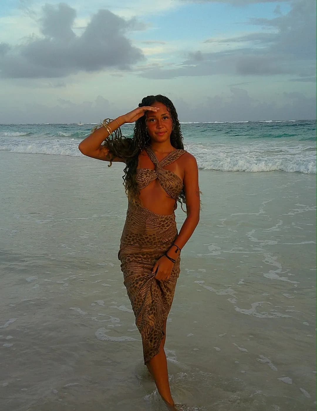 Ava Elliott image