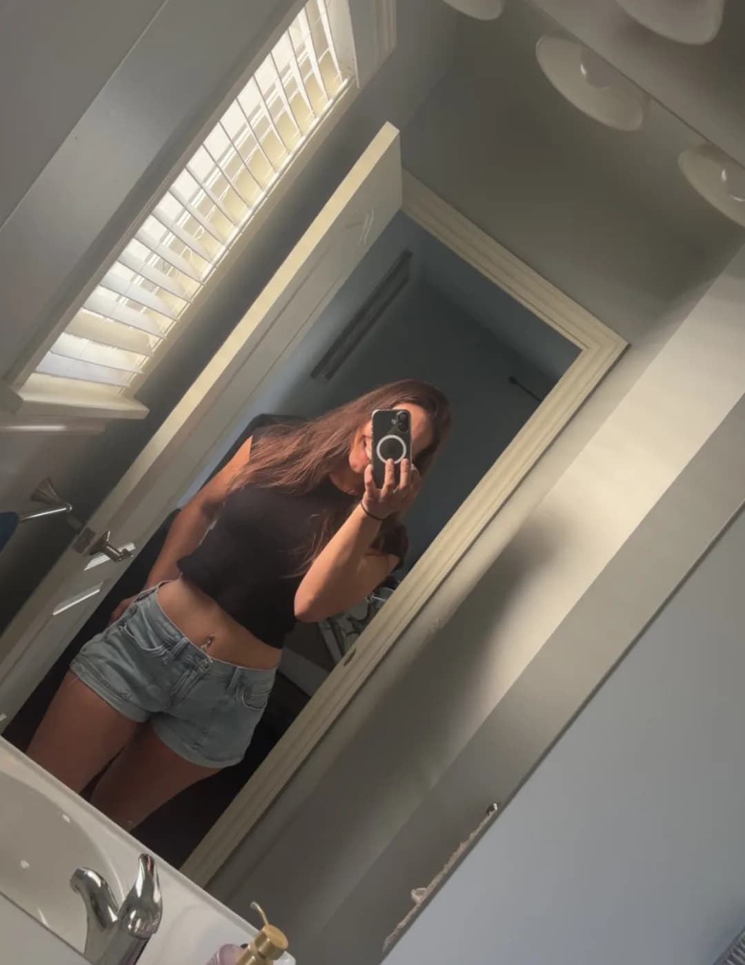 Tamara Huggins image