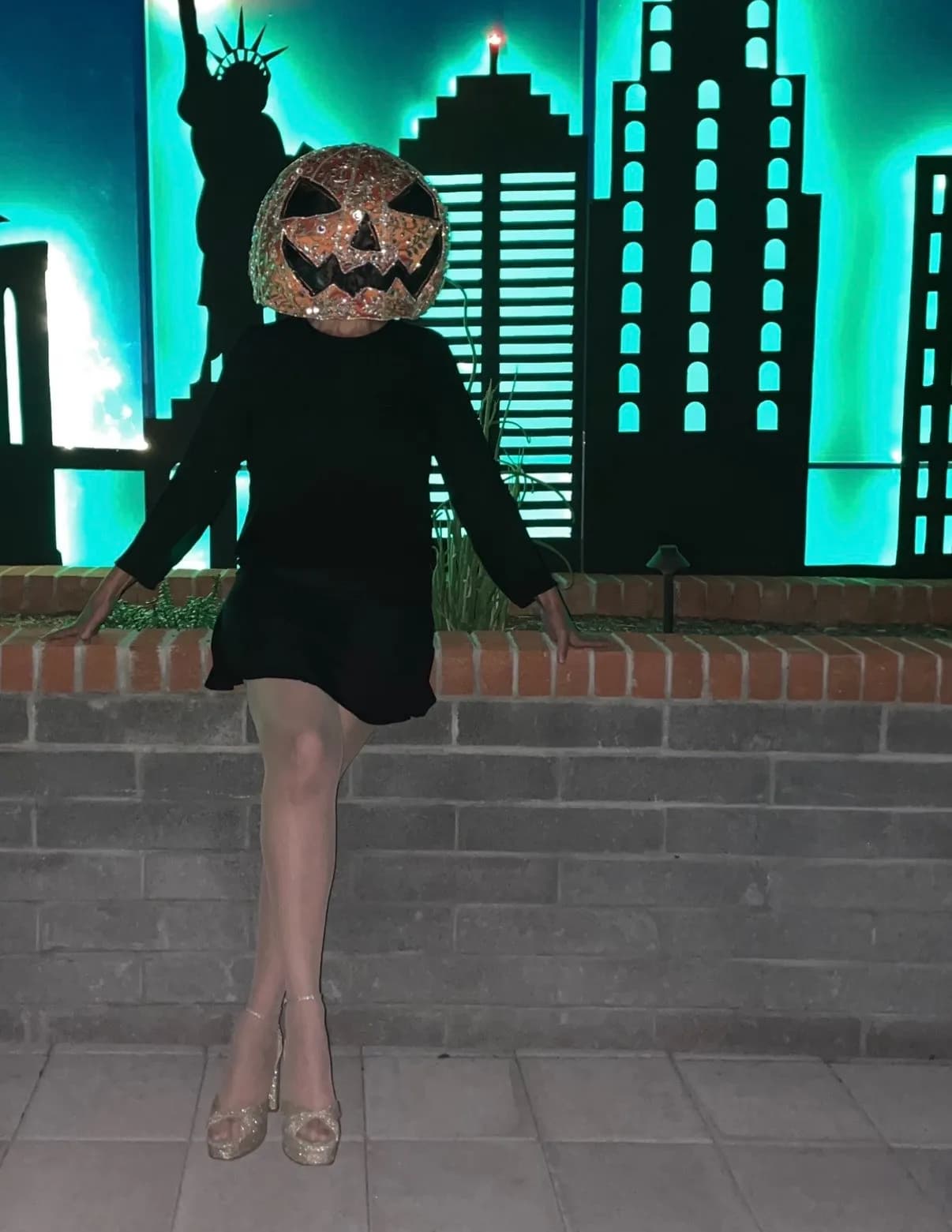 Laura Mahoney image