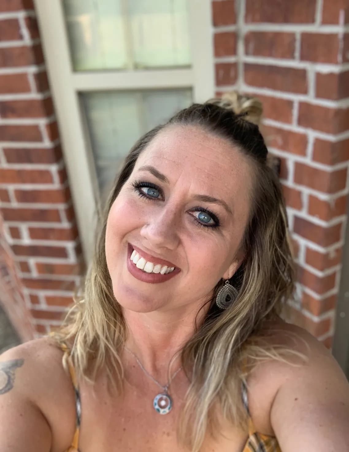 Lindsay Renee image