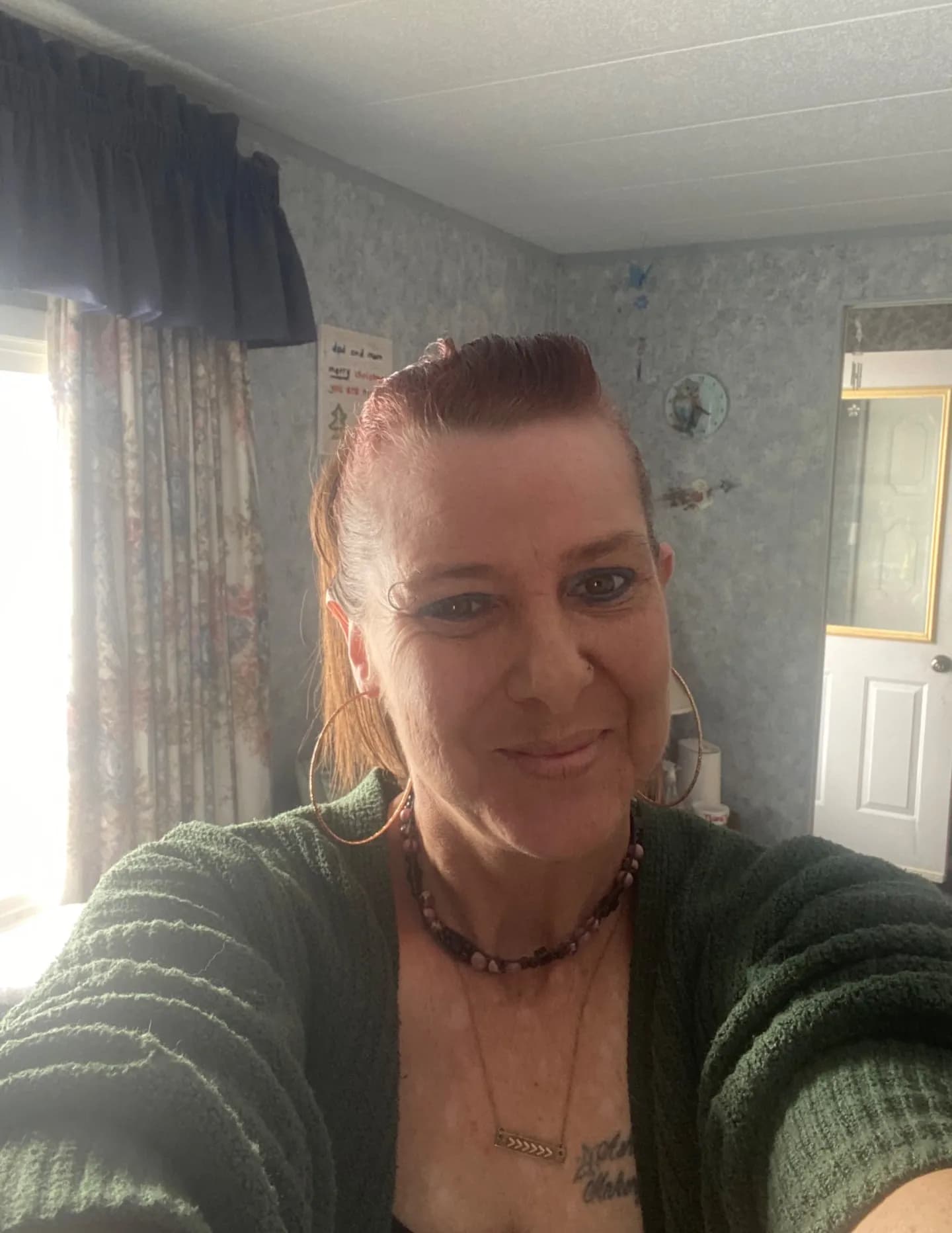 Leslie mobey image
