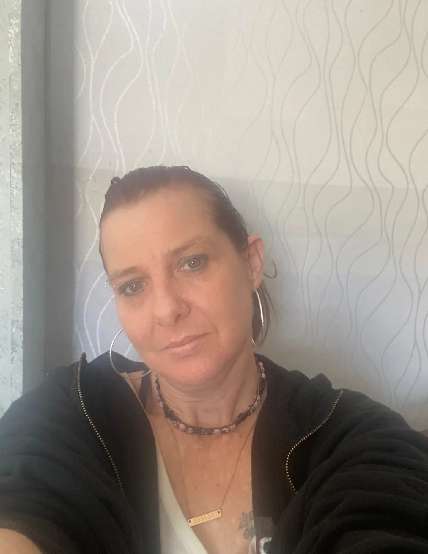 Leslie mobey image