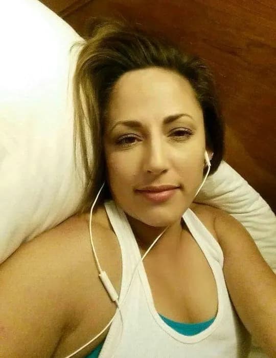 LeighLeigh image
