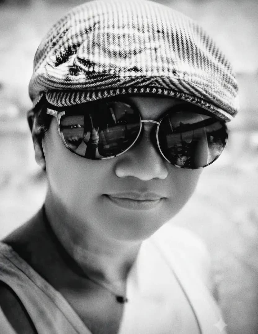 Sarah Lenares image