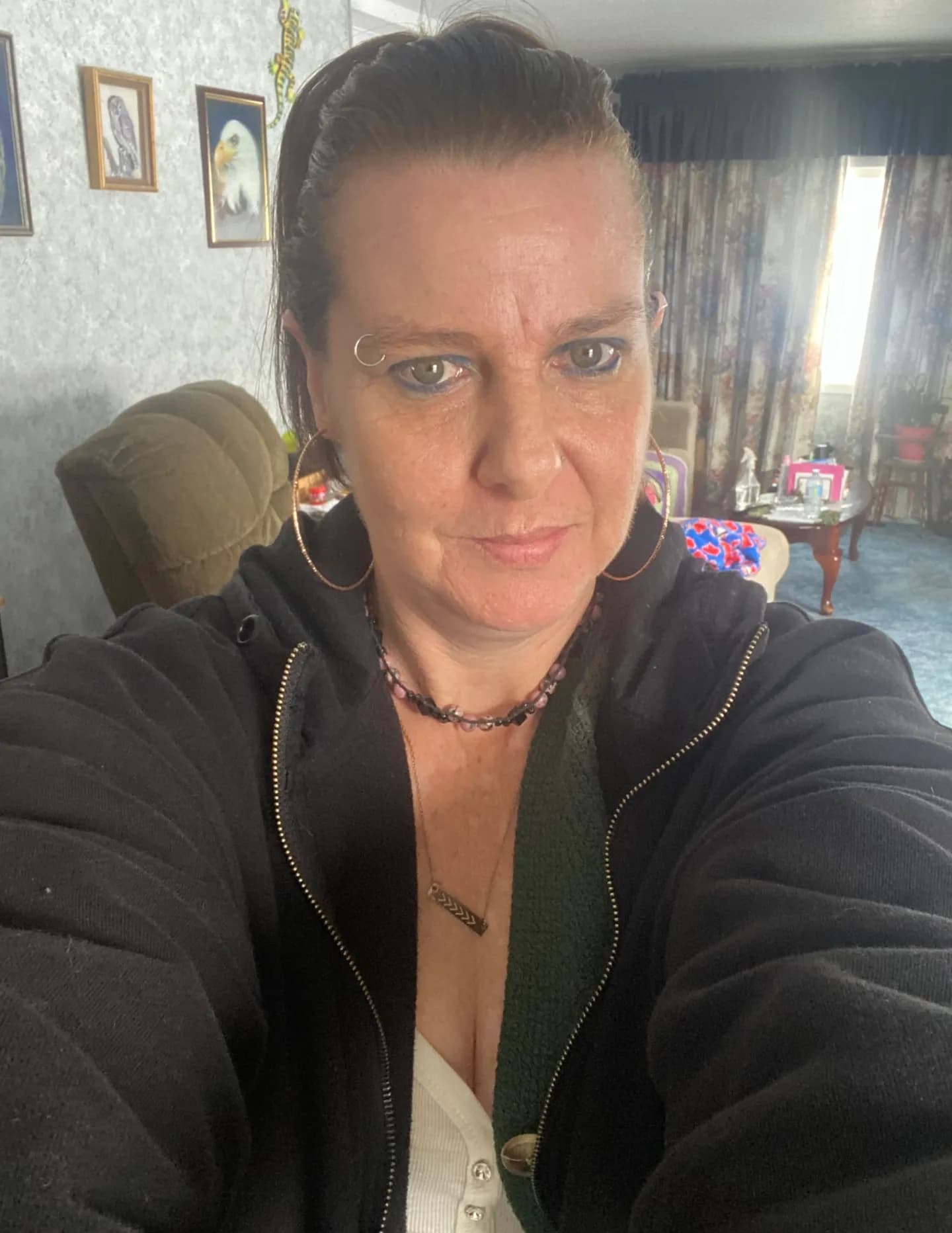 Leslie mobey image