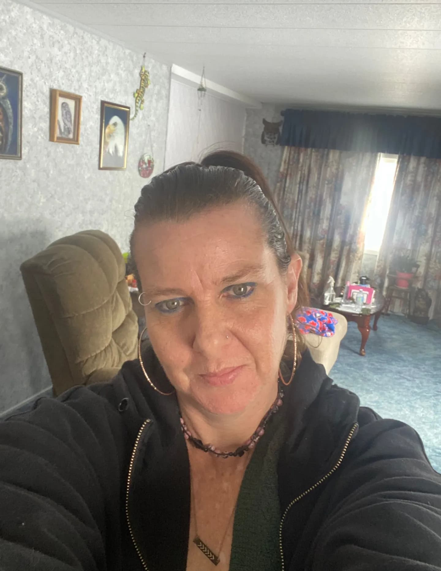 Leslie mobey image