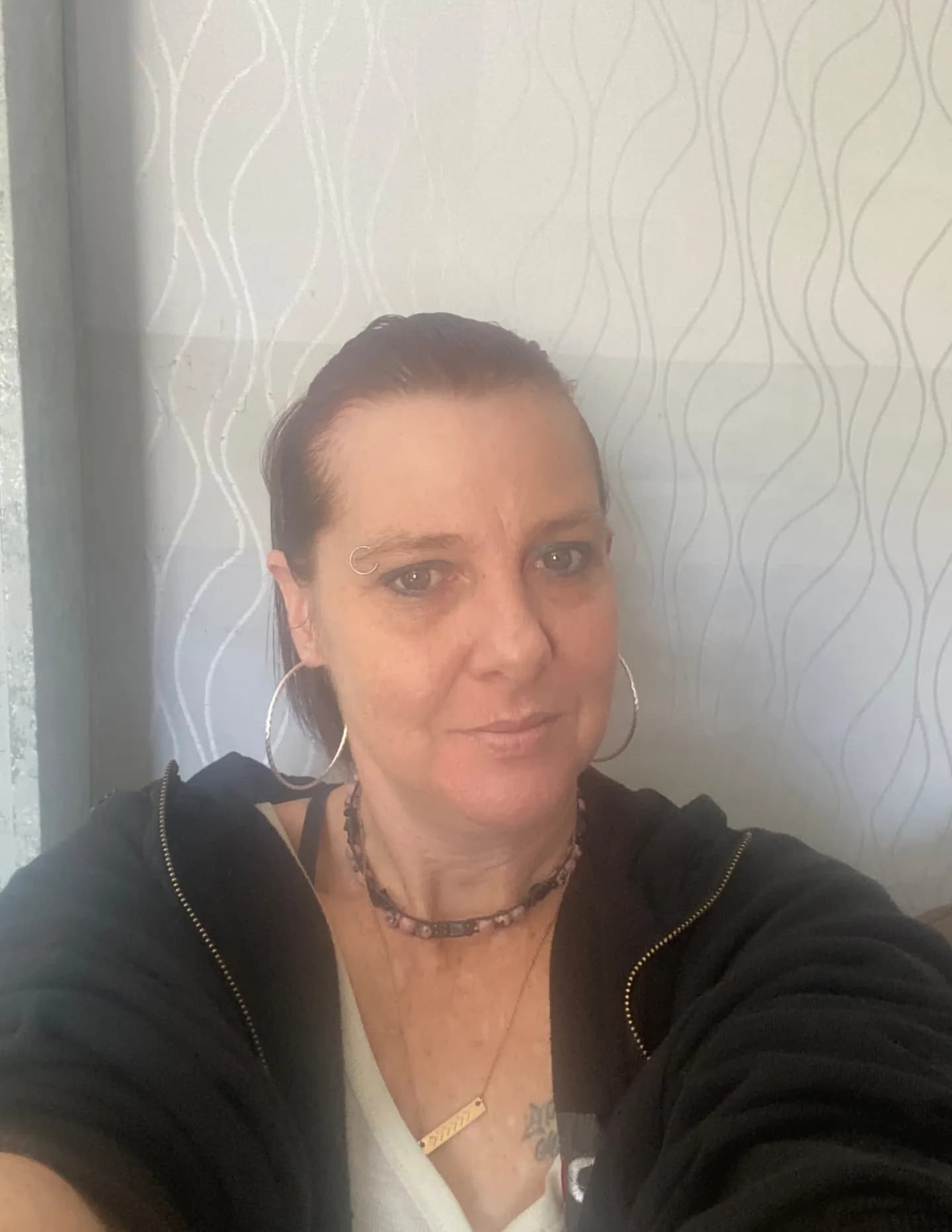 Leslie mobey image
