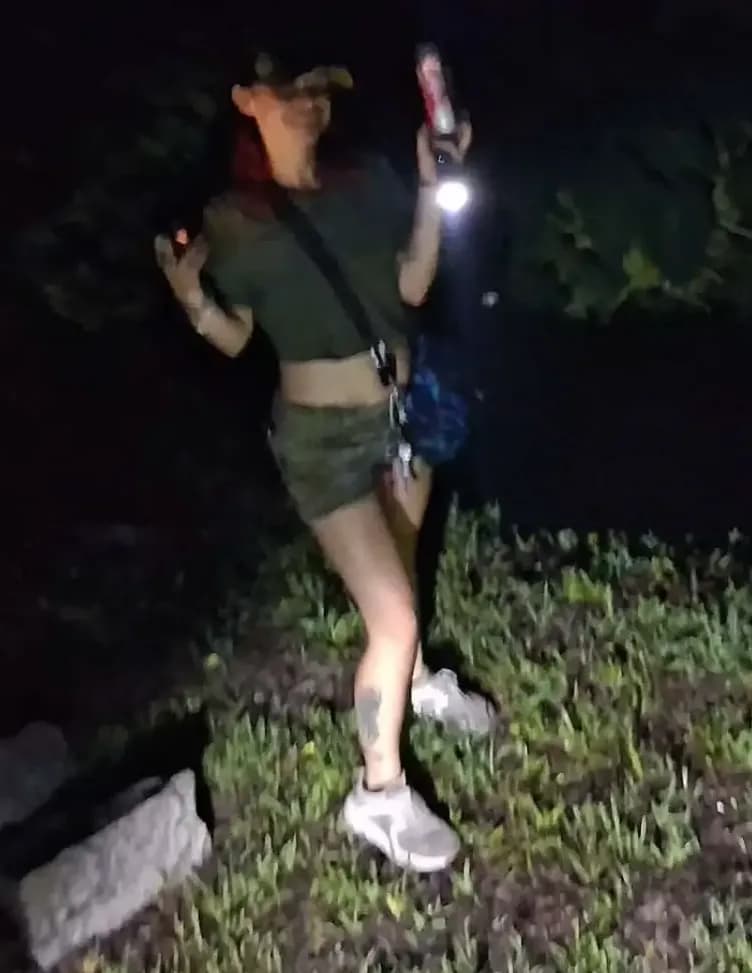 competitor XqYxB