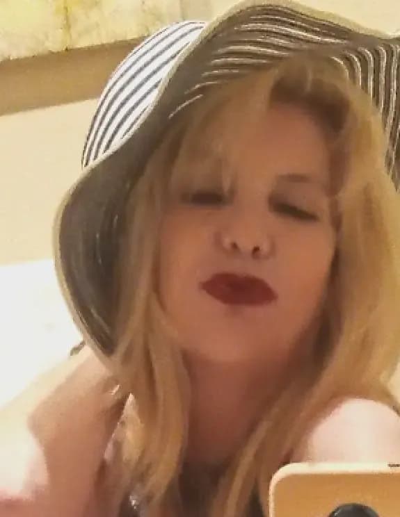 Lucy Newton image