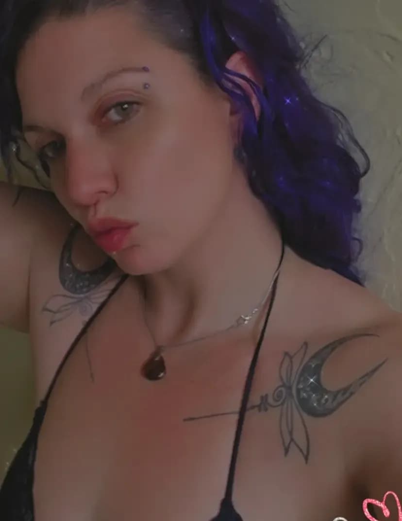 Nikky Hernandez  image