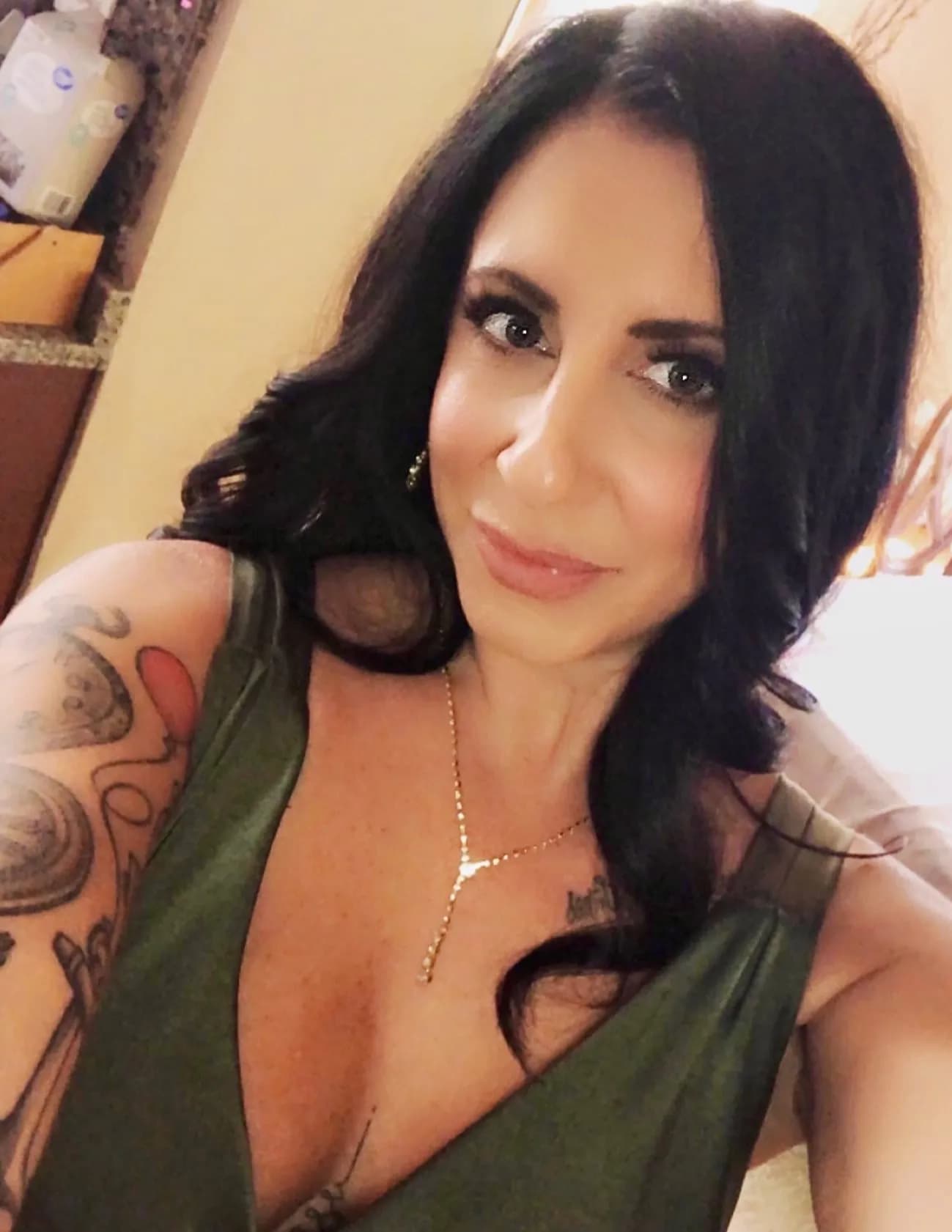 Nicole Von Elm image