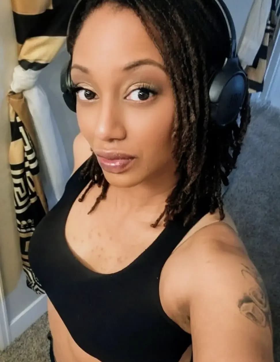 competitor YnDJQ