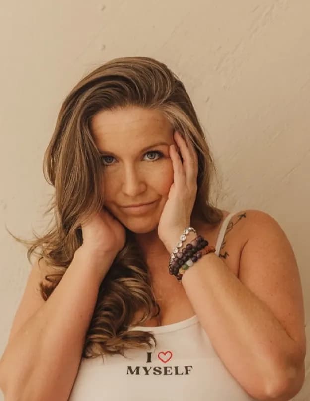 Lisa Dixon image