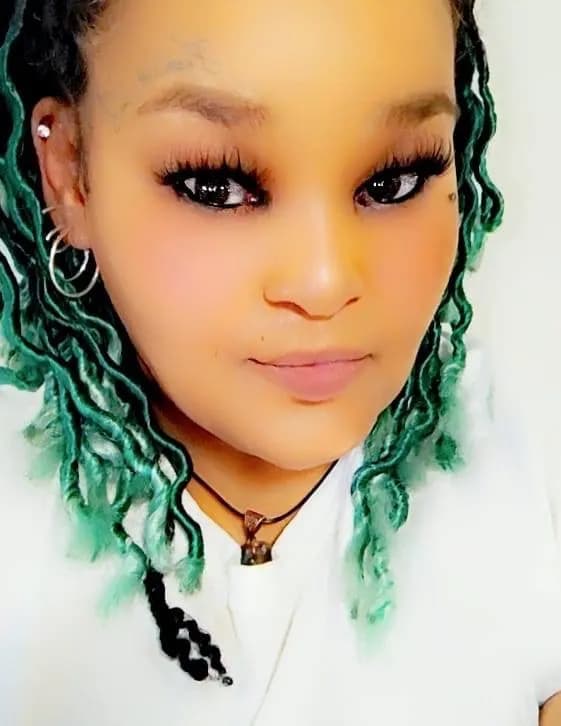 Native Queen image