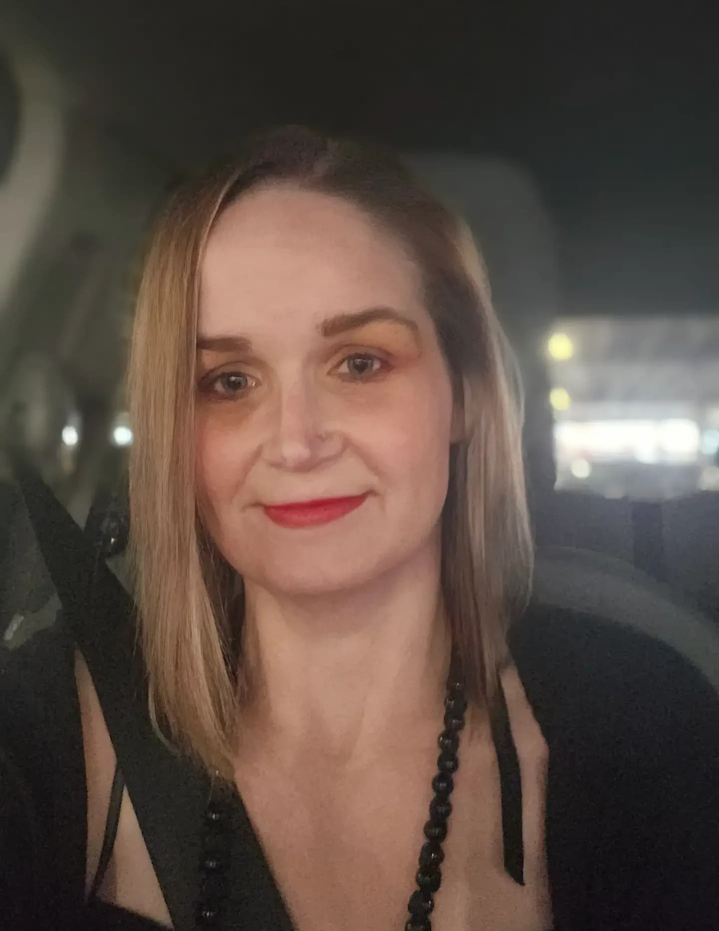 Tracy W image