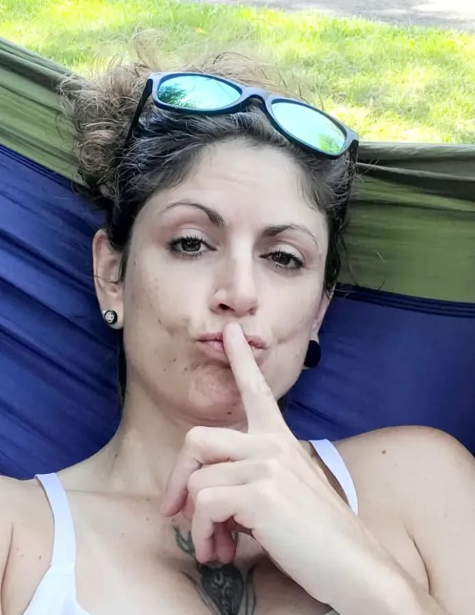 Tara Petropoulos image