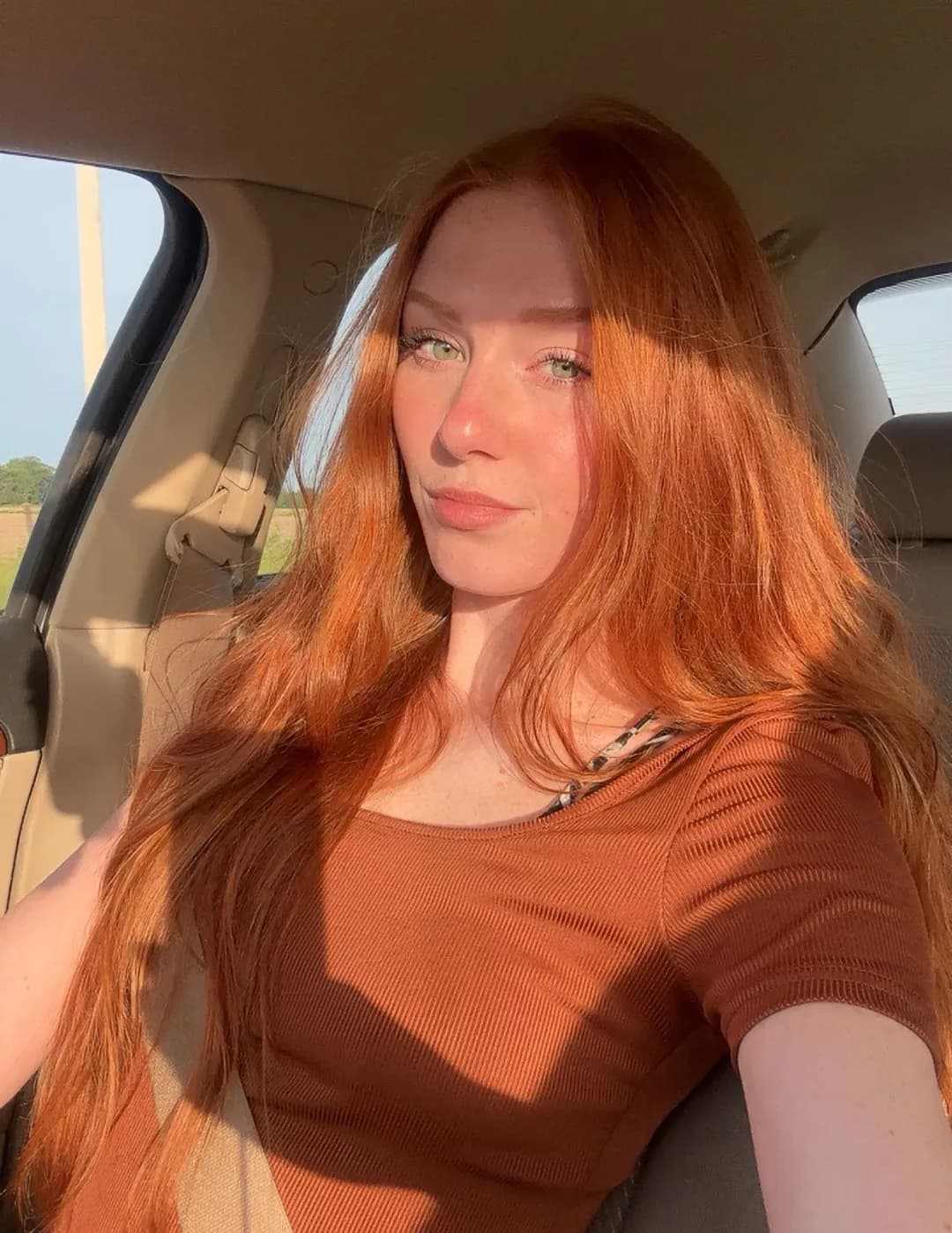 Viviann image
