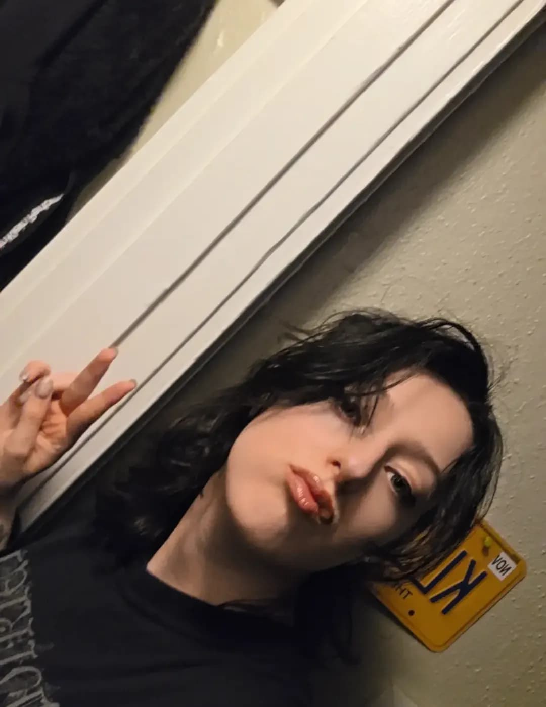 competitor qWYmL