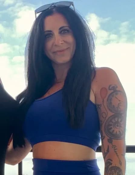 Nicole Von Elm image