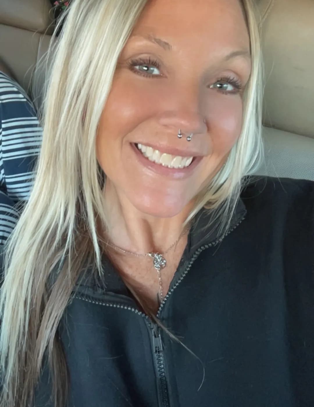 Julie Aguilar image