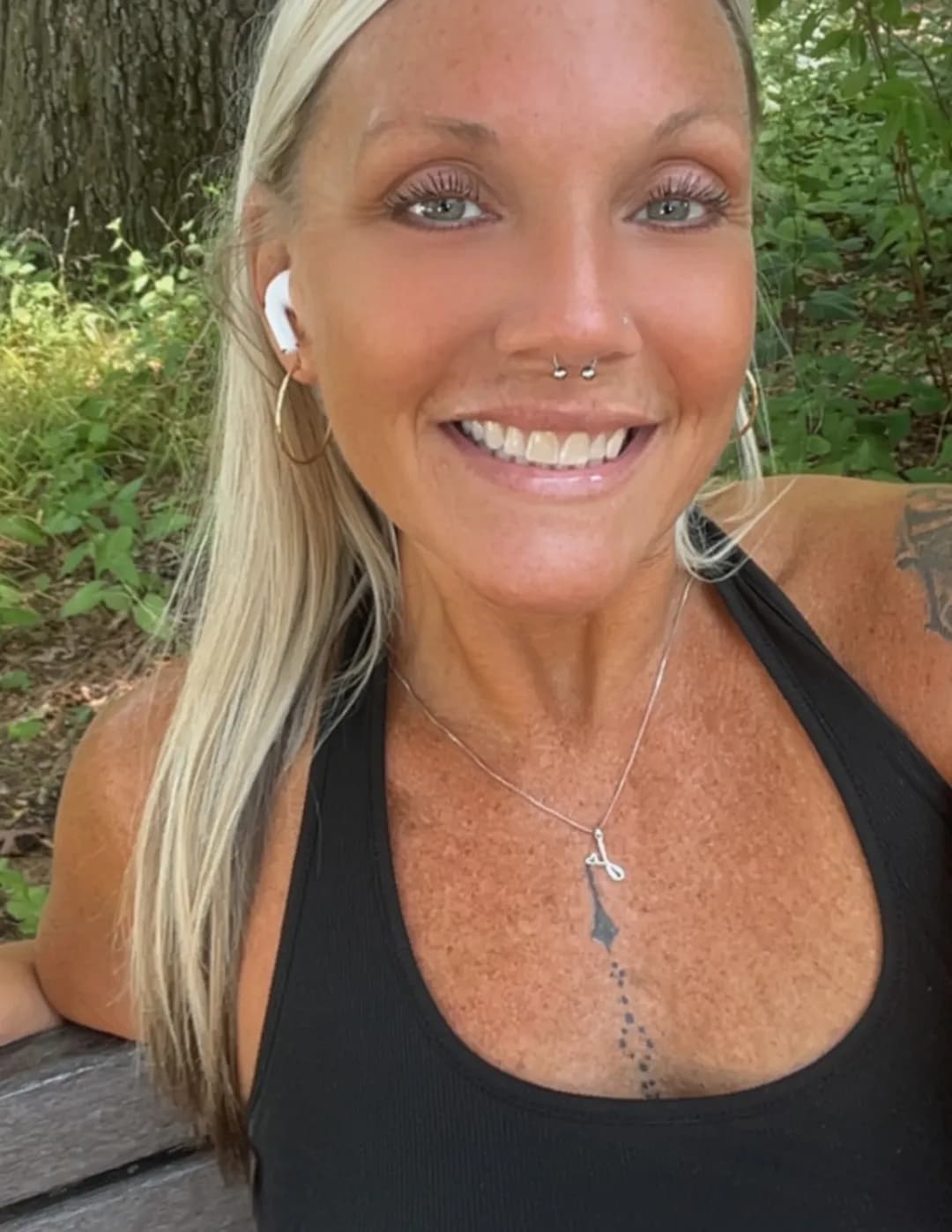 Julie Aguilar image