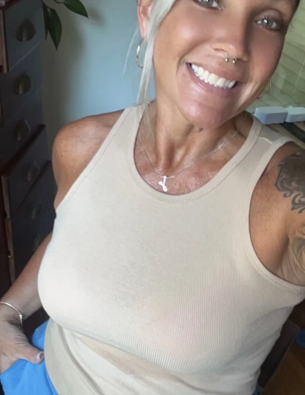 Julie Aguilar image