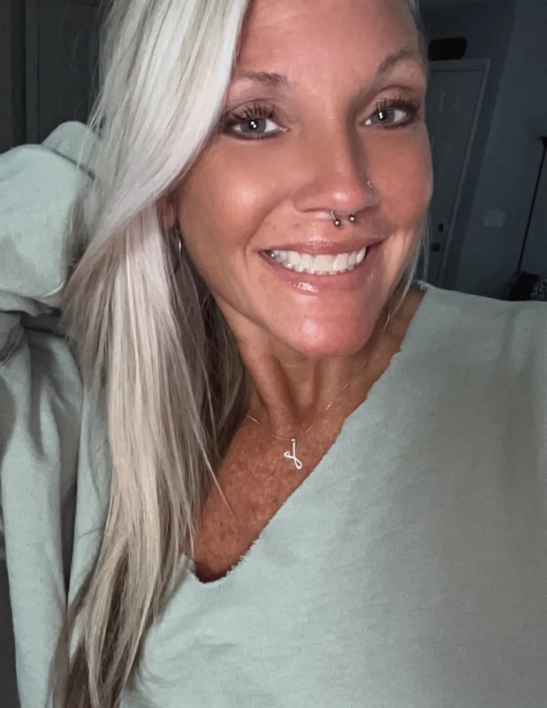 Julie Aguilar image