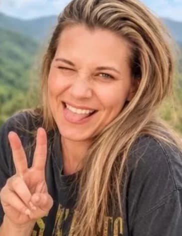 Amanda Wells image