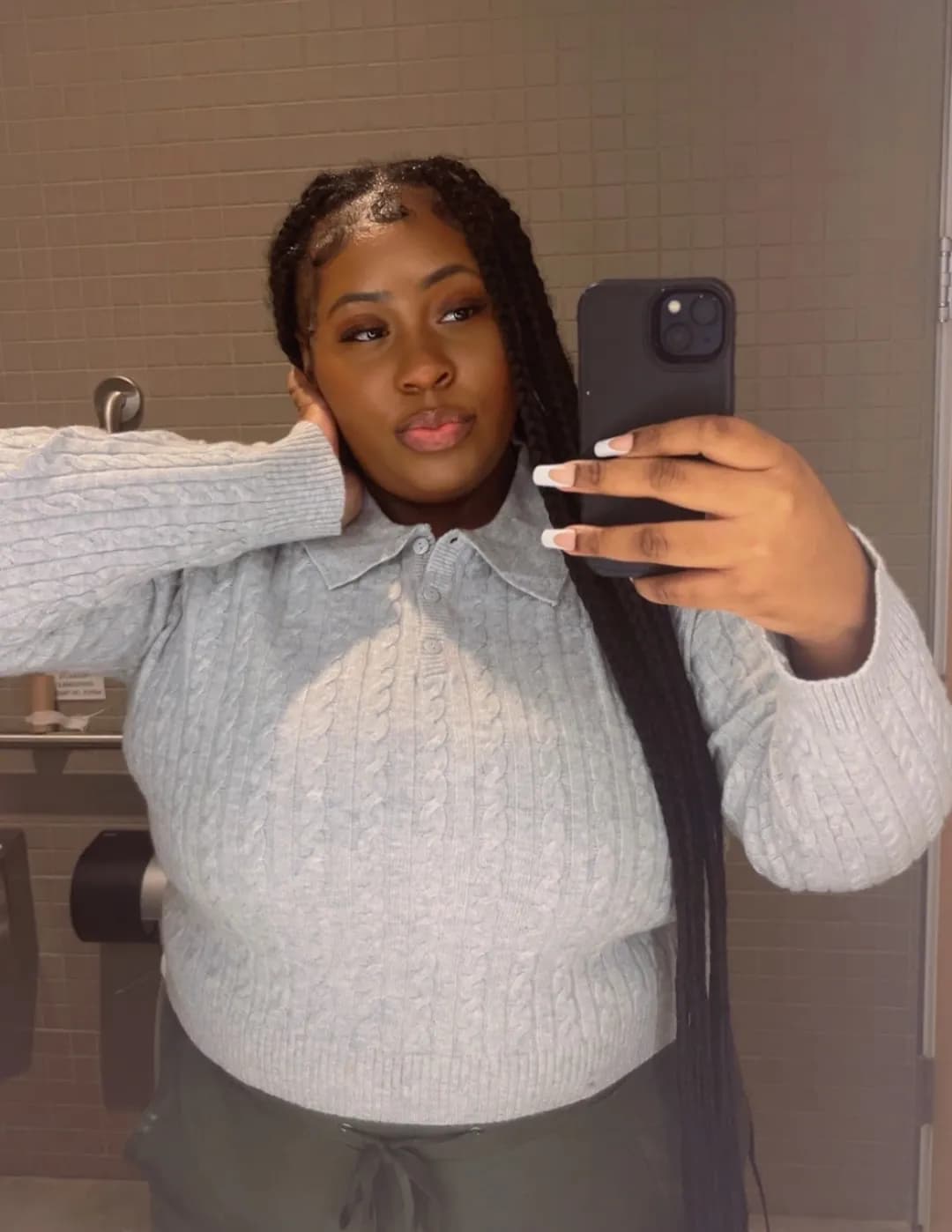 Nia T image