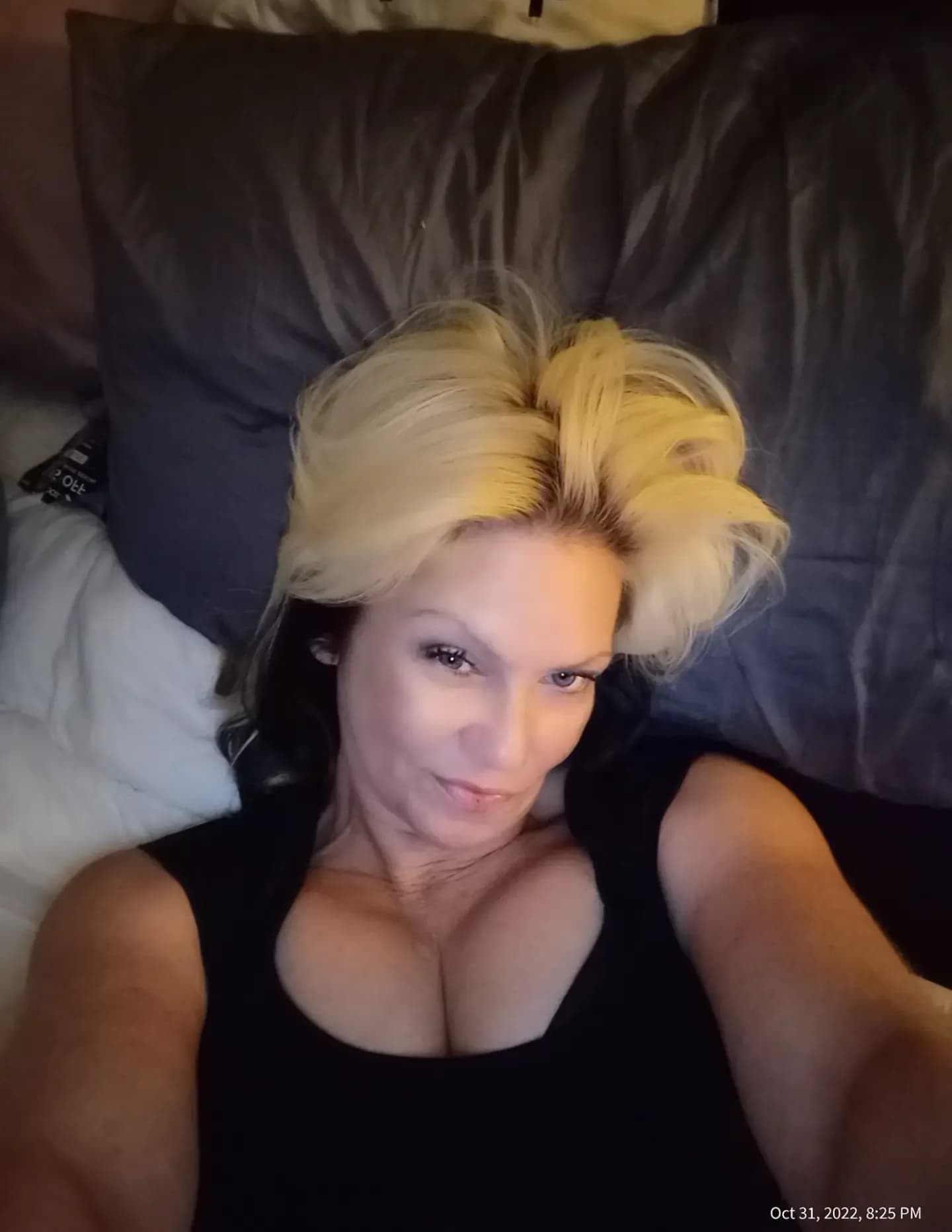 Sarah shoulders image
