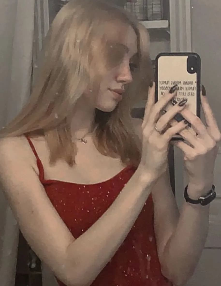 Amelia Wozniak image