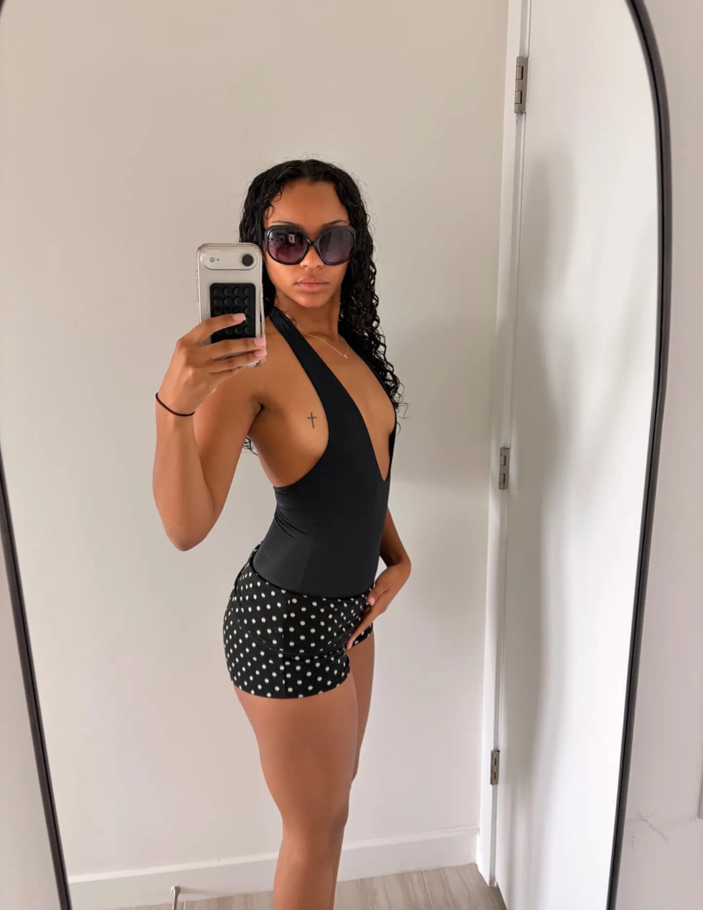leilaniilizeeeeeee image