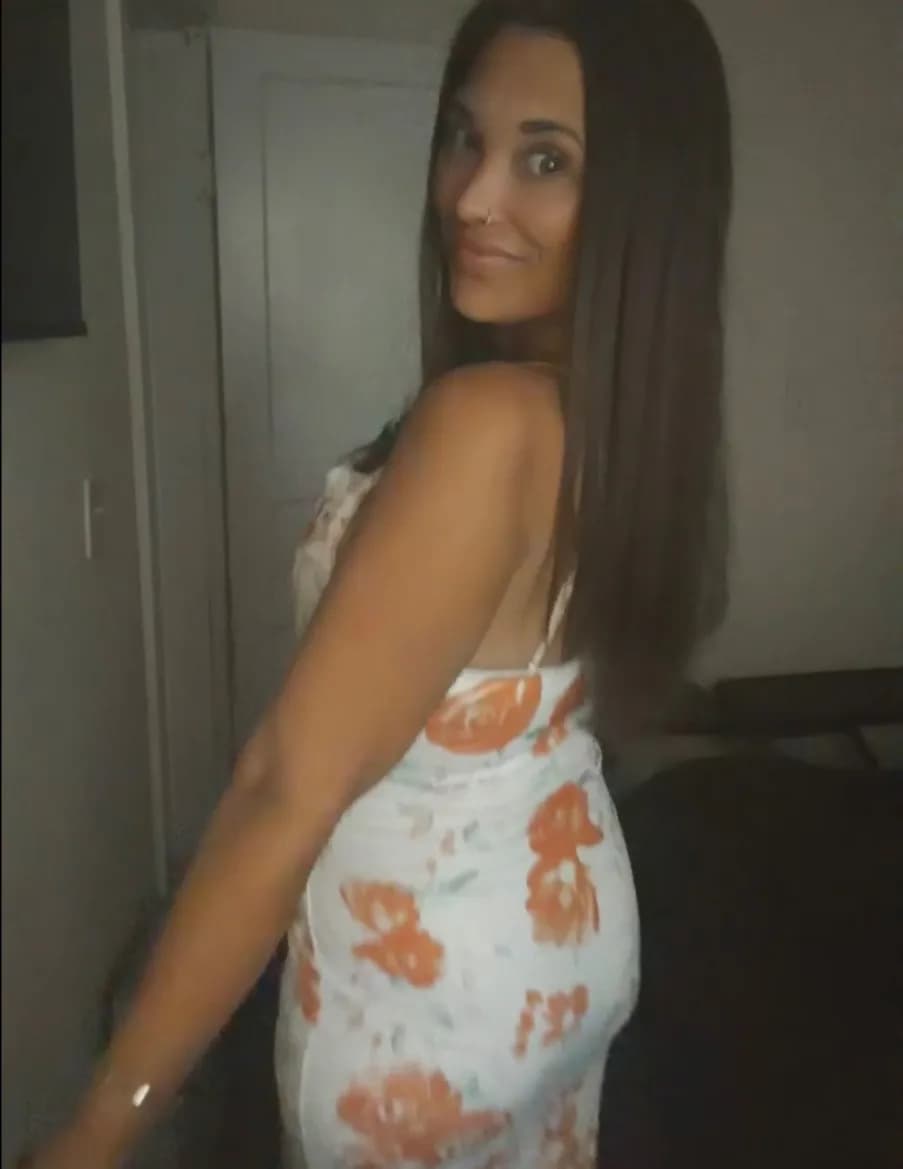 ErinwithE image