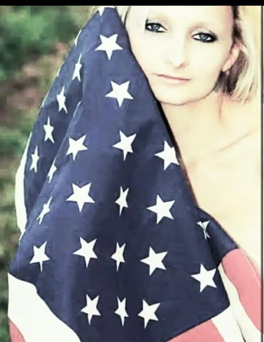Tracey Lee image