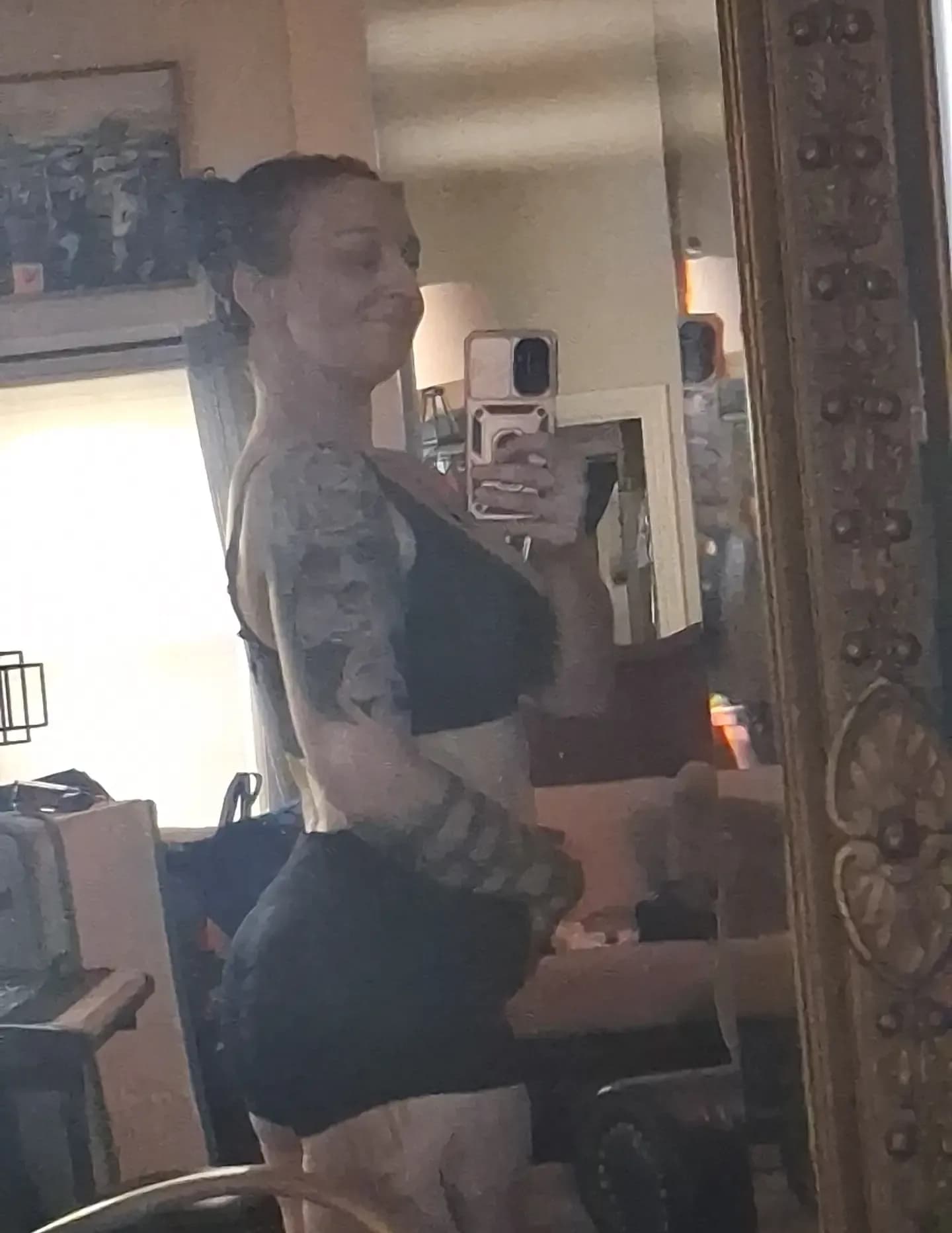 competitor YQQpW