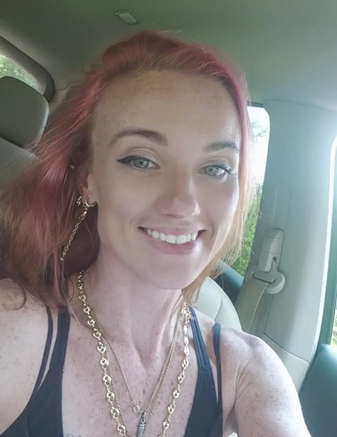 Chloe Vulpes image