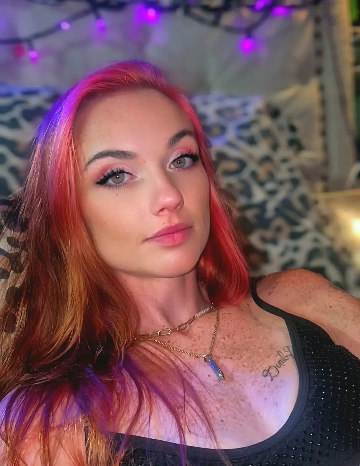 Chloe Vulpes image