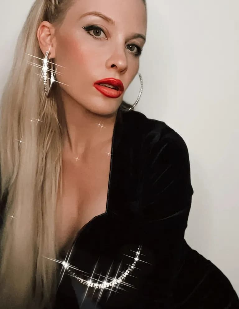 Heidi Noel image