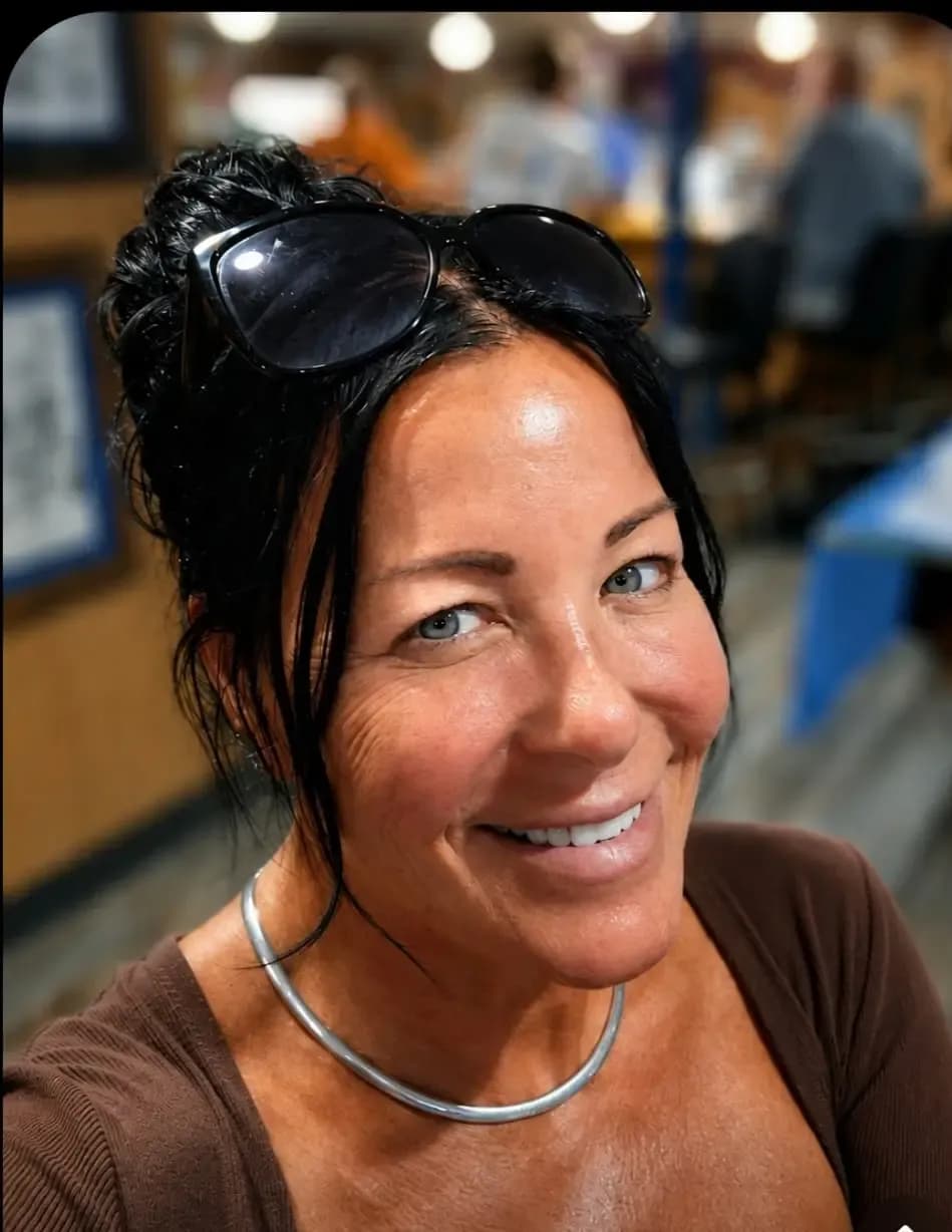 Christina Gee image
