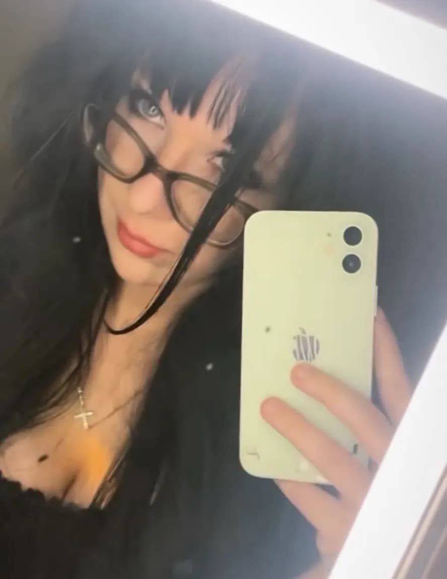 Valerie L image