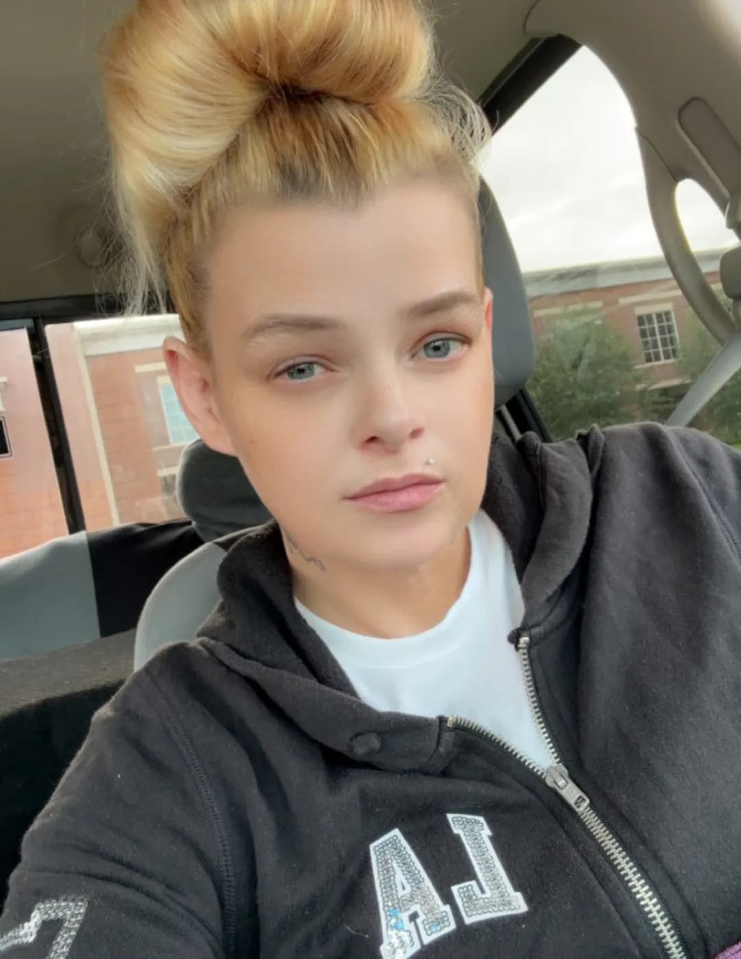 Angel Hutchinson image