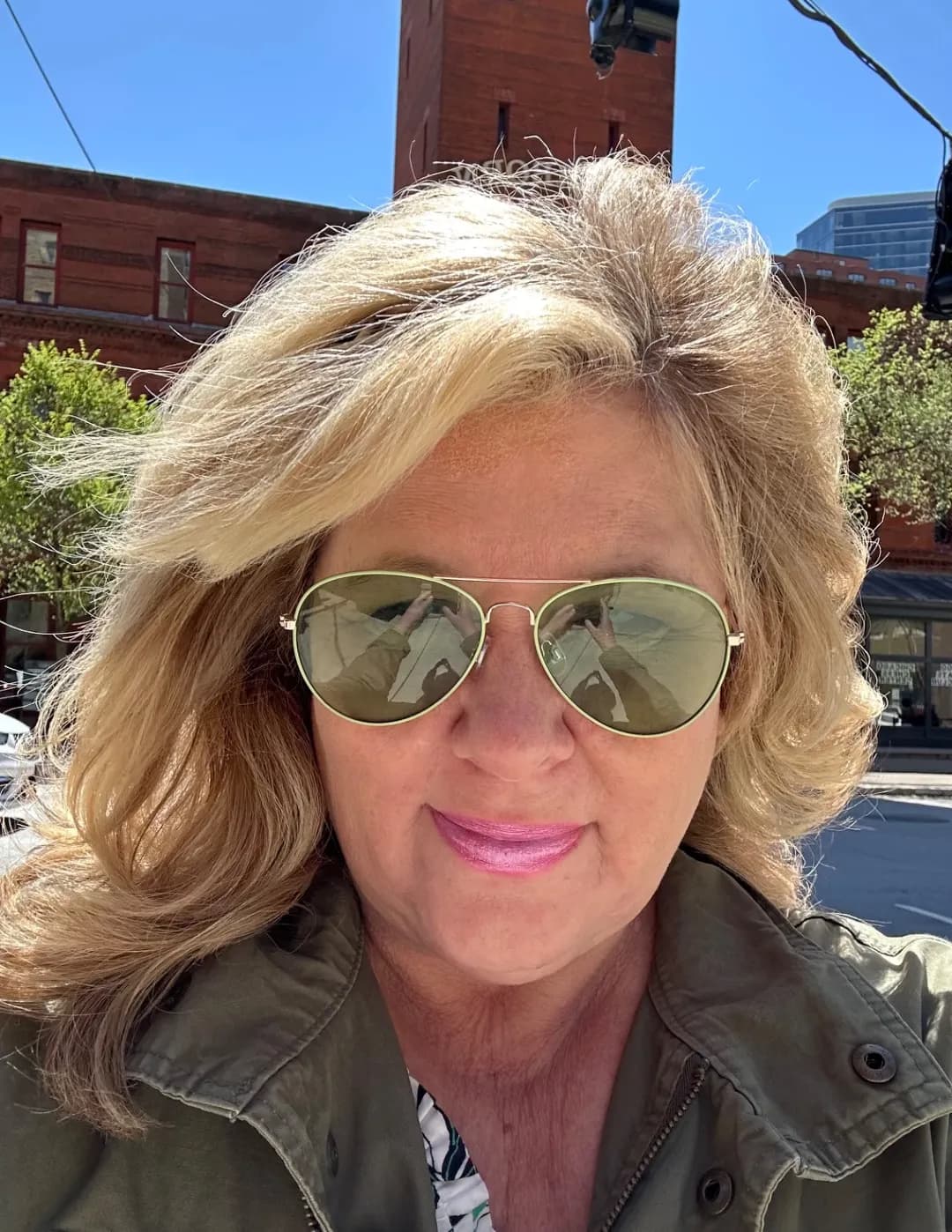 Tracey Goldvarg image