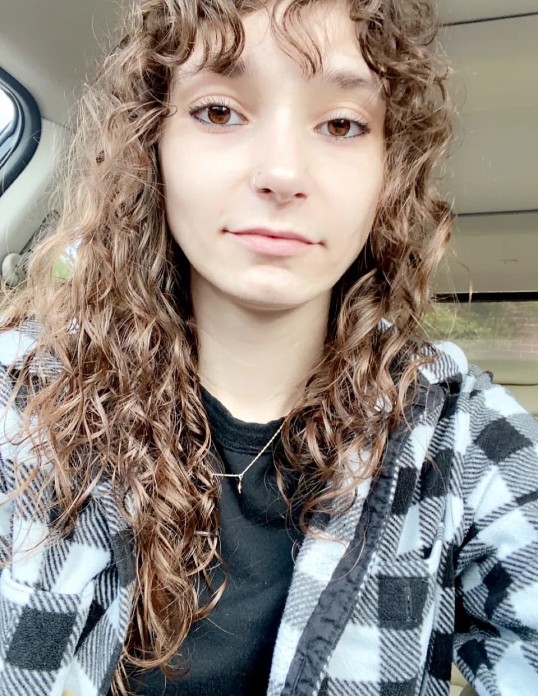 Savannah Lauren image