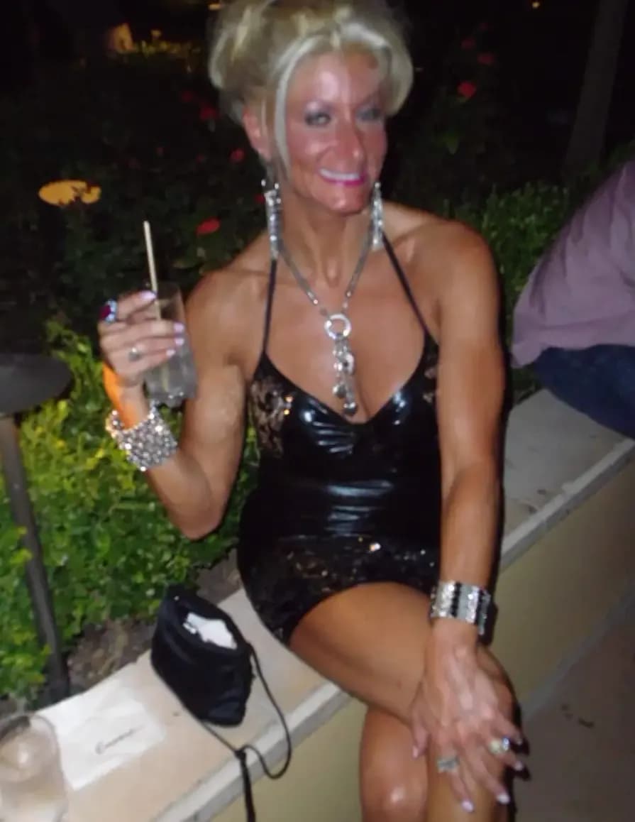 Carrie Reynolds  image