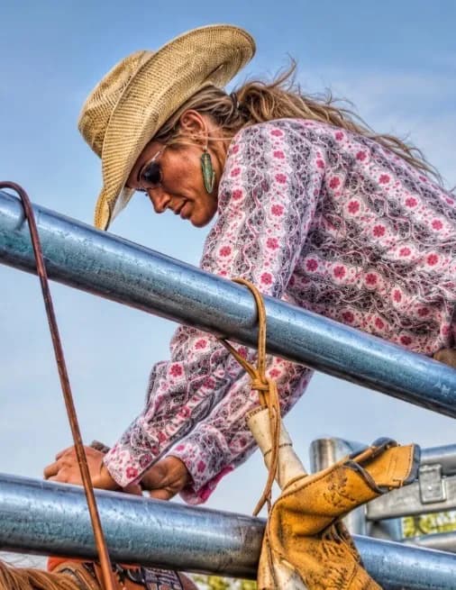 Cutncowgirl image